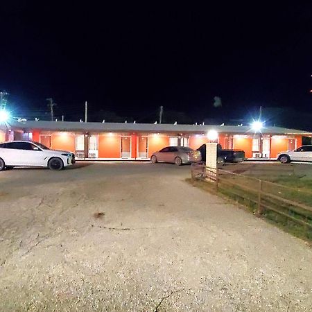 Holiday Host Motel & Rv Park Сонора Экстерьер фото